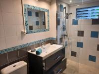 Quadruple Room with Private Bathroom