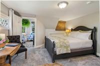 Queen Room with Garden View