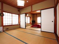 Japanese Style Economy Family Room with Shared Bathroom