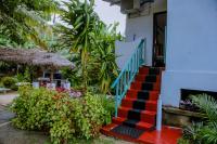Deluxe Double Room with Side Sea View