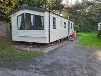 B&B Blackpool - Caravan Kensington 46 at Marton Mere Blackpool - Bed and Breakfast Blackpool