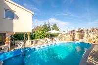Apartment Ivo with shared swimming pool - B&B Medulin