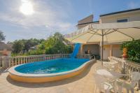 Apartment Ivo with shared swimming pool - B&B Medulin