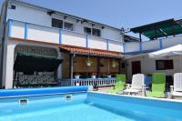 Holiday apartment in Tribunj with terrace, air conditioning, W-LAN 5034-1 - Chambres d'hôtes Tribunj