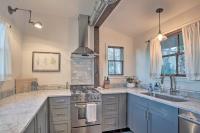 Hill Country Retreat! Castroville Cottage with Views - B&B Castroville