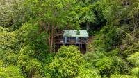 Studio Treehouse (All wheel drive vehicle required for this cabin)