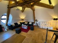 Loft dans le clocher face au chateau - B&B Bonnelles