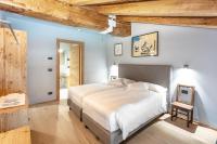 Suite with Sauna and Whirlpool