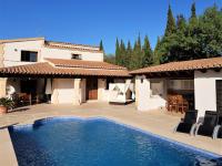 Marina Villa Milagro 3 bedroom Finca style Villa with Pool near Golf Course, Beaches, Air Cond - Chambres d'hôtes Pollença
