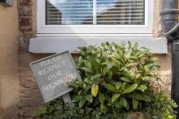 Luxury Cottage Nestled in the Heart of Pickering - Pet Friendly - Chambres d'hôtes Pickering
