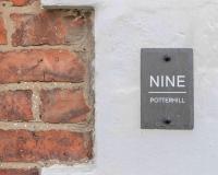 Luxury Cottage Nestled in the Heart of Pickering - Pet Friendly - B&B