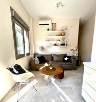 Nikaia Metro House - Bed and Breakfast Piraeus