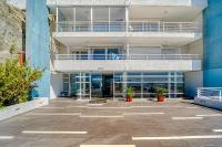Ocean Bright 2BR W/ View, Wifi, Parking & Pool - B&B