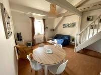 B&B Rochefort - Proche cure thermale ,2 couchages 160, duplex 39m2 - Bed and Breakfast Rochefort