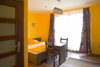 Double Room with Private Bathroom 3