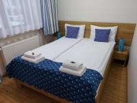 Apartment with Lake View