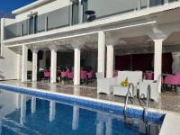 Holiday Home "PANORAMA-SPORT" POOL&BAR - Chambres d'hôtes Velika Čista