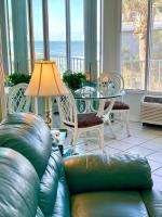 B&B Ormond Beach - Sandy Shores - Ocean view At Symphony Beach Club! - Bed and Breakfast Ormond Beach