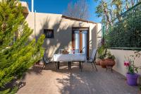 Maria’s home with Terrace, close to the Beach - Ferienwohnung Kos