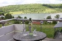 Luxuriöses Apartment mit Balkon und Seeblick