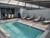5BR Family Retreat Mickey, Toy Story Rooms, Private Pool - B&B