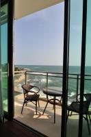 B&B Galle - Apartment L4-5, Oceanfront Condos, Galle, Sri Lanka - Bed and Breakfast Galle