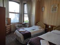 Chambre Double ou Lits Jumeaux avec Salle de Bains Privative