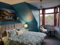 B&B Dunfermline - Carvetii - Mayhaven House - Tranquil Cul-de-Sac - 2 Bedrooms, Sleeps 4 Guests - Bed and Breakfast Dunfermline