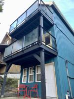 Kingfisher, Newly Renovated Suite on Ocean Inlet - B&B Ucluelet