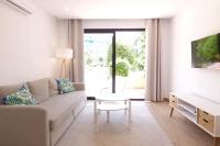 Luxury Apartment in Puerto Banus Free Parking, 100m to Beach & Marina - Chambres d'hôtes Marbella