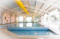 Superb House in Looe, Near Beach and Bars with Great Views and free access to a nearby Indoor Swimming Pool - B&B