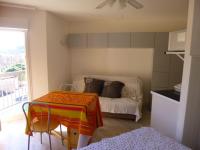 B&B Lamalou-les-Bains - studio 23m² avec lit fixe en 140 et canapé clicclac - Bed and Breakfast Lamalou-les-Bains