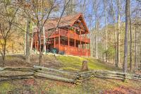 B&B Sevierville - Creekside Sevierville Cabin Game Room and Hot Tub! - Bed and Breakfast Sevierville