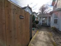 Contemporary 2-Bedroom Close to Downtown, Dining - B&B Eugene