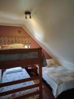 Basic Triple Room with Shared Bathroom