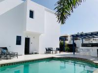 B&B Playa Blanca - Fashion Villa Armonia, heated pool - Bed and Breakfast Playa Blanca