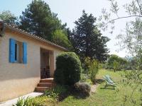 Pretty holiday house with private garden, Apt - Bed and Breakfast