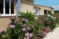 holiday home in Puyméras with garden - B&B Puyméras