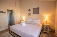 Huge Oceanside Private 2BR Apartment-Pool-Gym-Spa - B&B