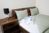 RUSTICO INN - SIMPLE ROOMS -- OLMA Messen & Autobahn 1 Min, HSG 6 Min, Spital 7min, günstige Parkplätze - B&B St. Gallen