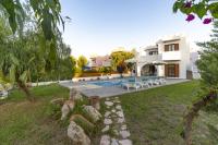 Sunny Kolympia Villa with Private Pool - Bed and Breakfast
