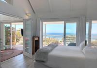 B&B Kaapstad - Camps Bay Loft with Stunning Mountain and Ocean Views - Bed and Breakfast Kaapstad
