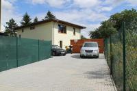 Lovely apartment, Garden, Parking, Wifi, Netflix - Chambres d’hôtes Prague