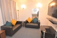 B&B Barking - Lovely 3 Bedroom House near Barking Station - Bed and Breakfast Barking