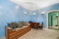 Classical Deribasivska 3-Bedrooms Apartment - B&B Odessa