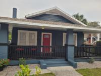 Modern Two Bedroom Home - B&B