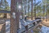 B&B Ruidoso - Ruidoso Getaway with Deck - 16 Mi to Ski Apache - Bed and Breakfast Ruidoso