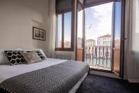 Design Apartment with Balcony on the Grand Canal R&R - B&B Venezia