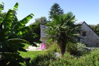 Holiday Home in Guerlesquin near Lake - Chambres d’hôtes Guerlesquin