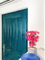 Minimal Resort with Pool in Siviri, 150m from the Sea - B&B